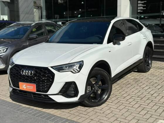 AUDI Q3 2.0 40 TFSI GASOLINA PERFORMANCE BLACK QUATTRO TIPTRONIC AUDI Q3 2.0 40 TFSI GASOLINA PERFORMANCE BLACK QUATTRO TIPTRONIC